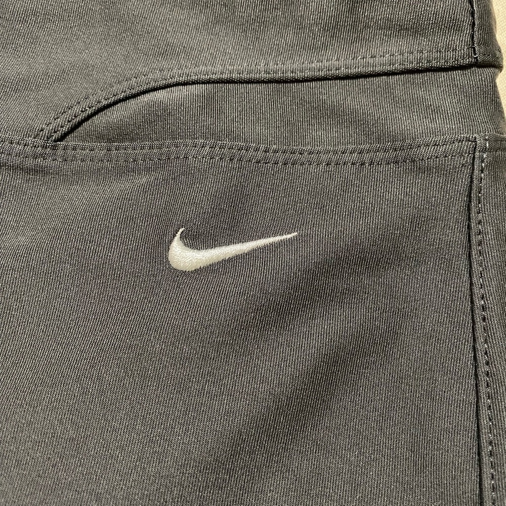 Nike Fit Dry Black Cropped Workout Pants in Size Medium. - Picture 5 of 9